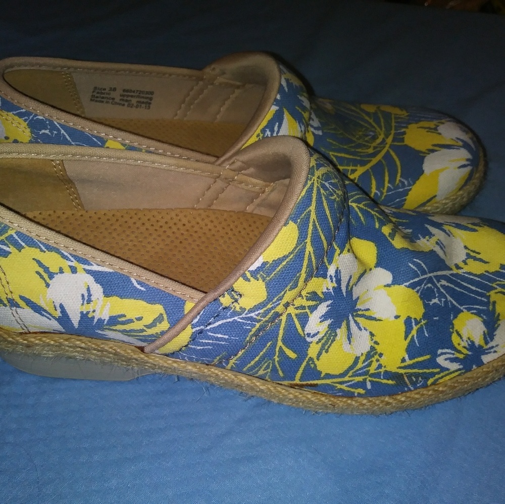 Dansko Clogs Sz 38